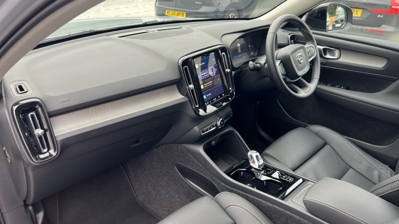 Volvo XC40 2.0 B3P Ultra Dark 5dr Auto Petrol Estate